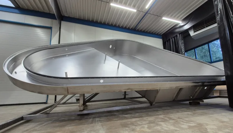 Maatwerk RVS zwembad voor de Amadeus Aurea